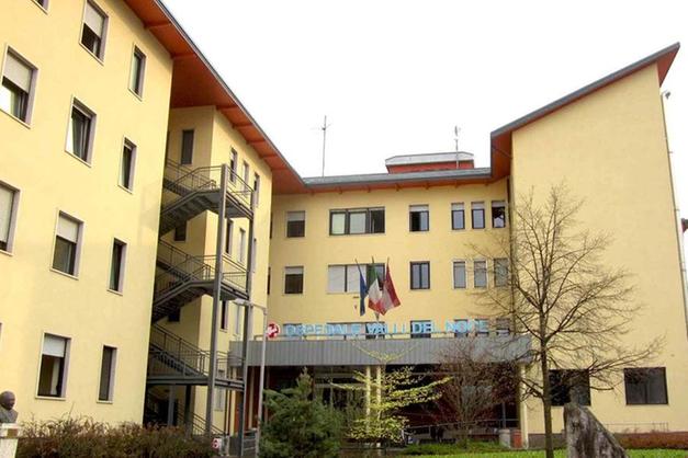 Coronavirus: un trentino positivo, ricoverato a Cles