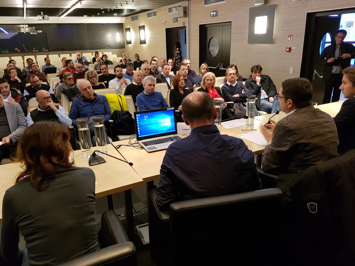 Coronavirus: nidi, asili e scuole chiuse fino a mercoled&igrave; mattina