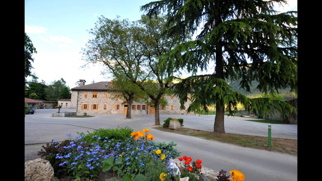 A Terzolas, la dimora di Frate Sole