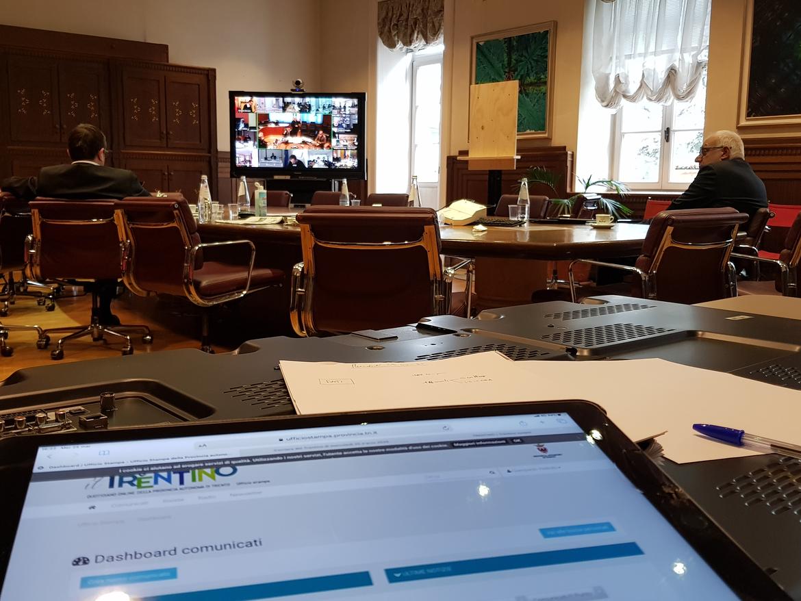 Covid-19: oggi ben 18 decessi, uno all'ospedale di Cles. I contagiati superano quota 2000.