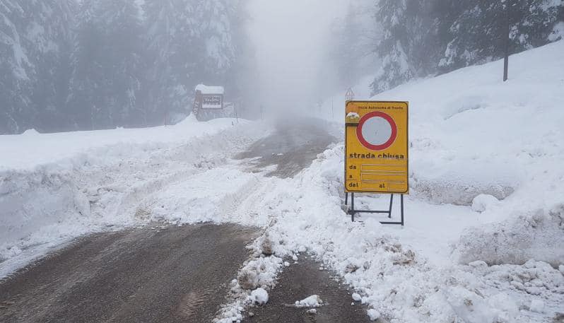 Rimangono chiuse le strade del Tonale e per Campiglio