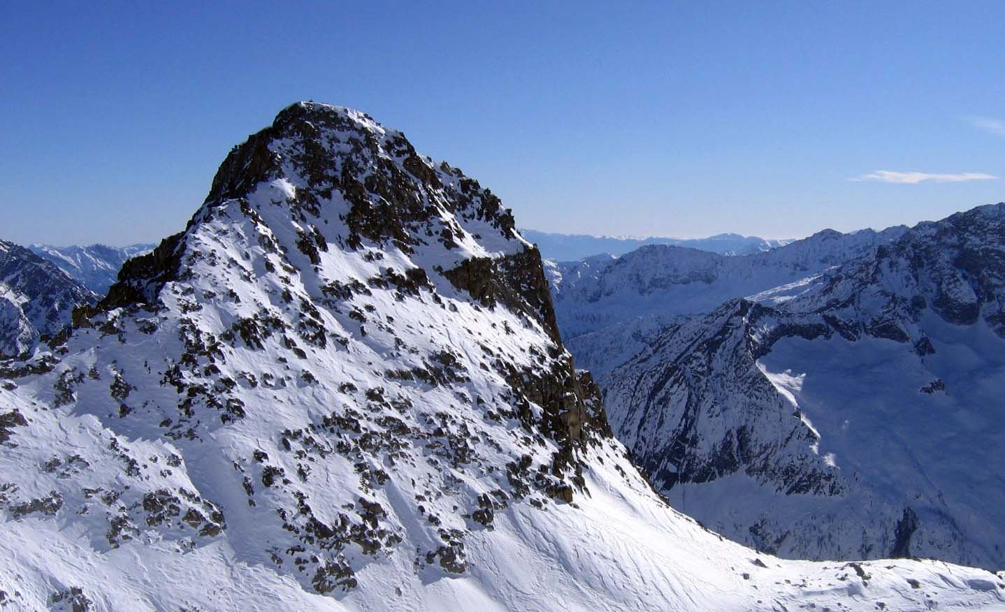 Elisoccorso in azione nel gruppo della Presanella