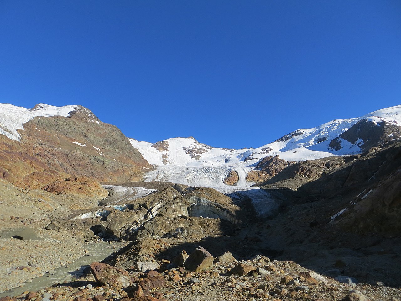 Nevica sempre meno: i ghiacciai alpini sempre pi&ugrave; a rischio