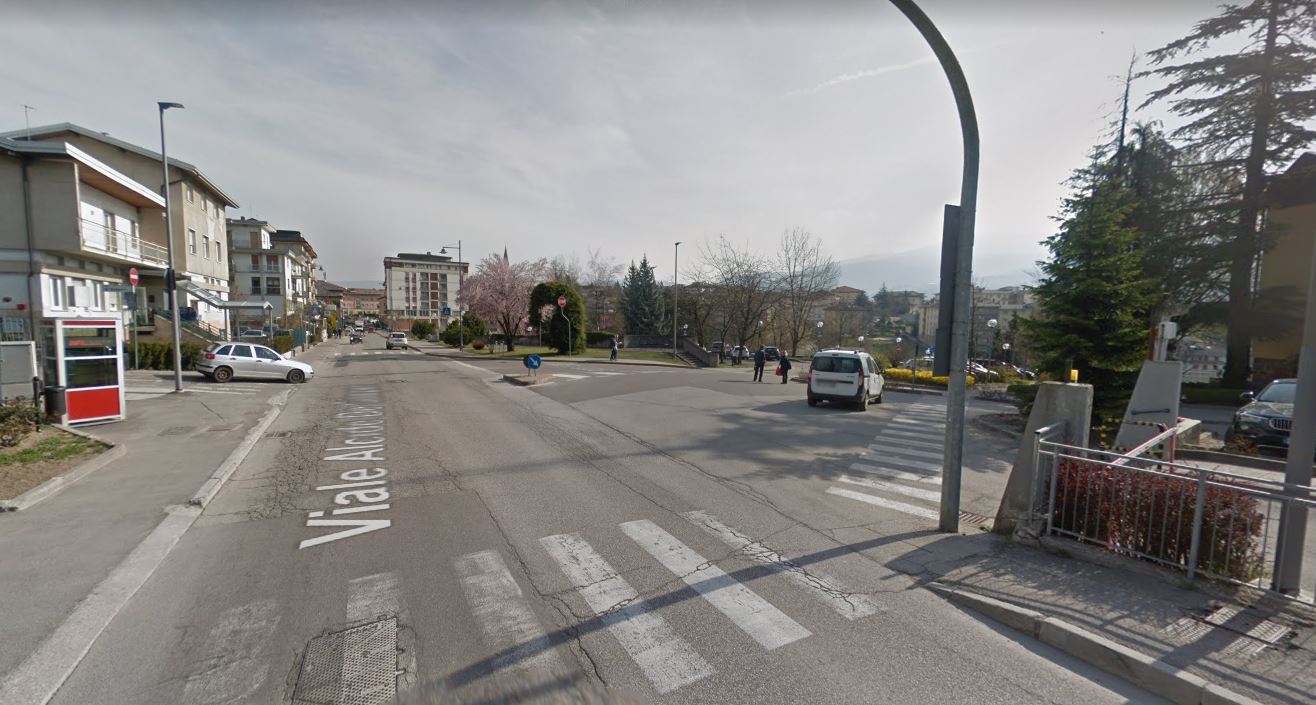 Un parcheggio multipiano in viale De Gasperi