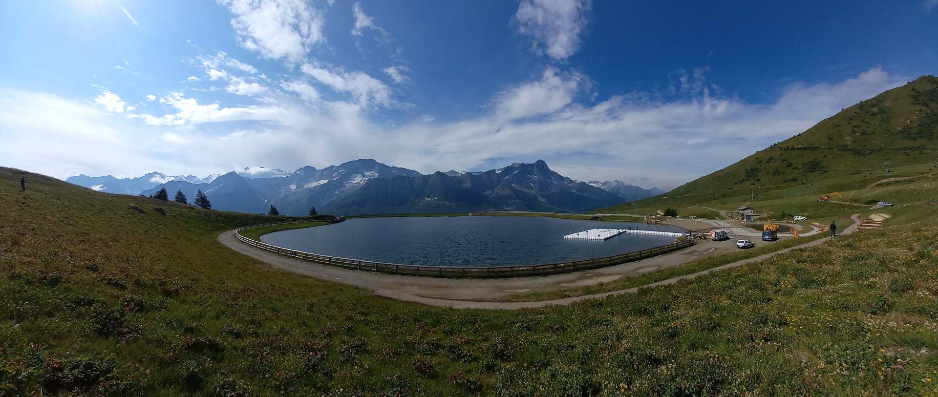 Valbiolo, i teli geotessili diventano una piattaforma sull"acqua