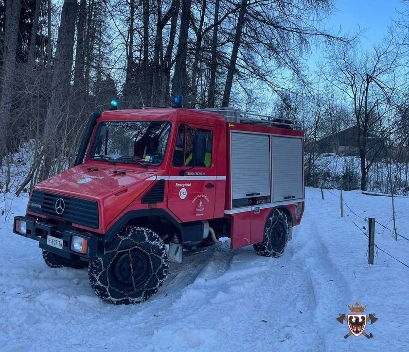 Incidente sulla strada innevata