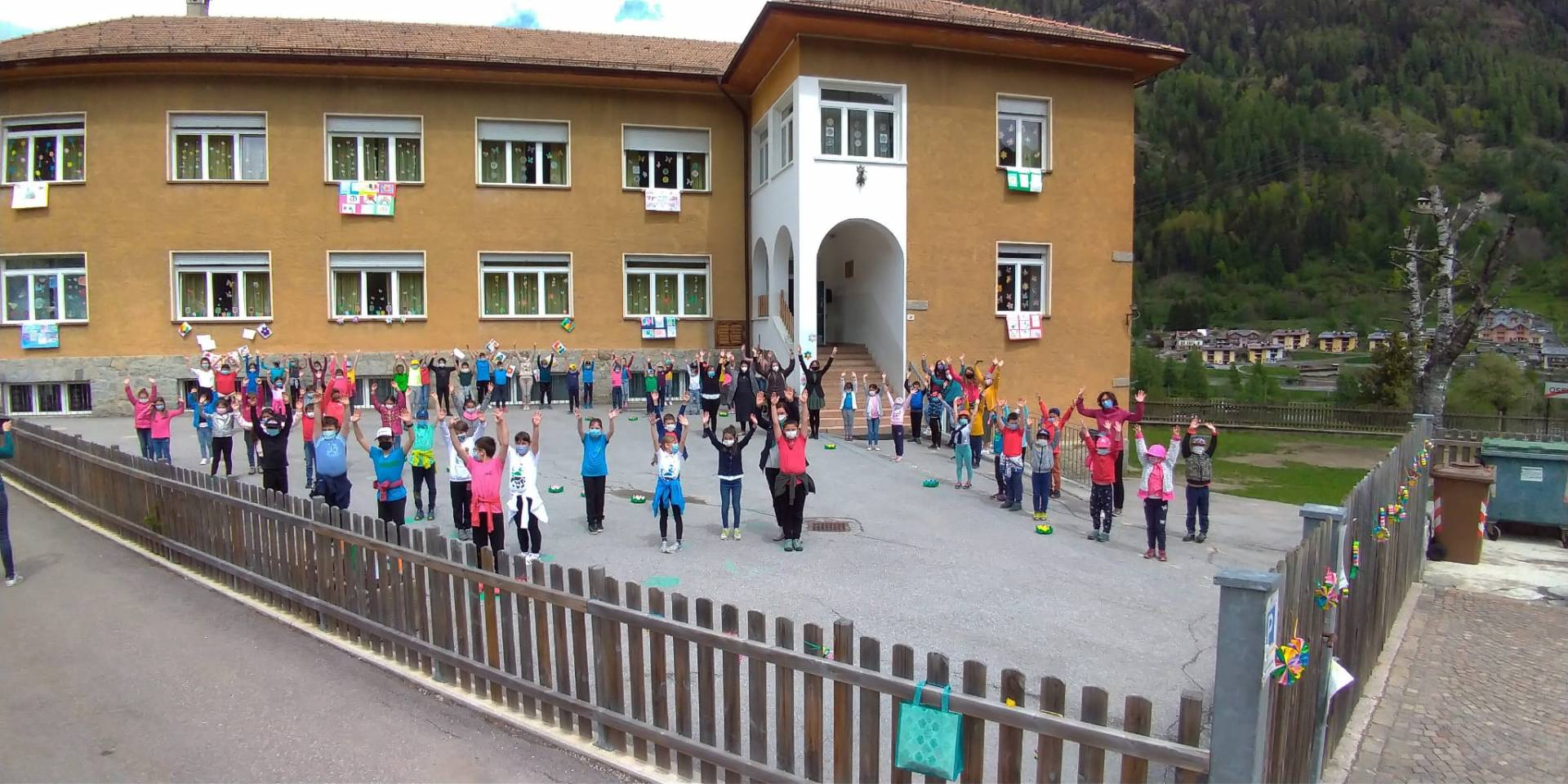 La scuola elementare di Ossana profuma di pace