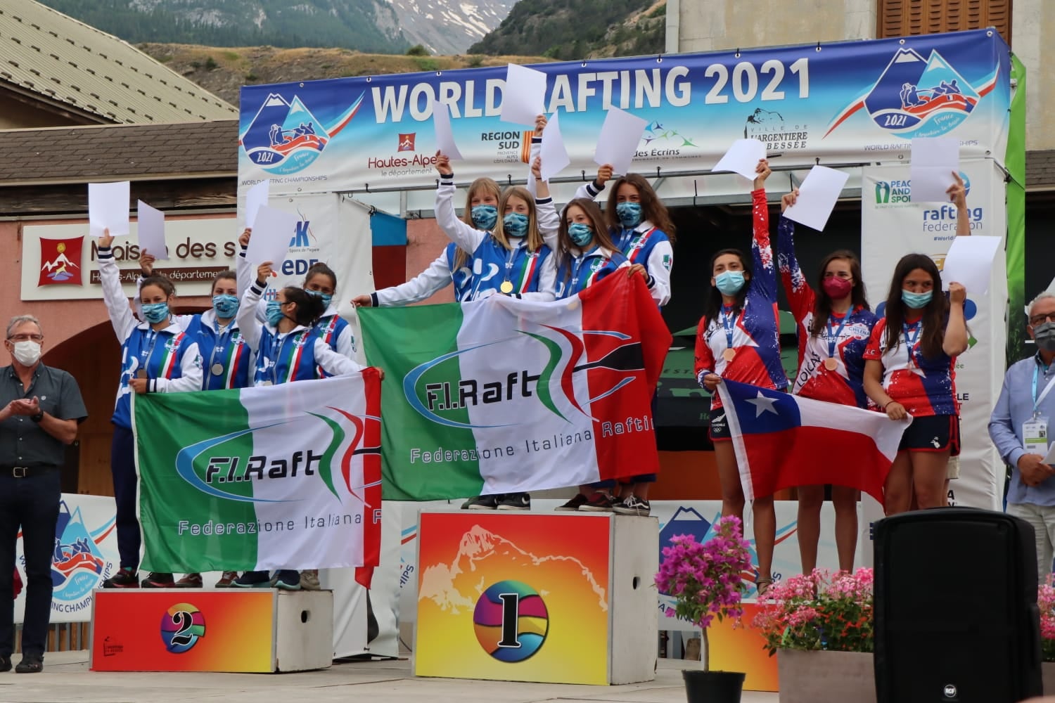 Rafting, due solandre sul tetto del mondo