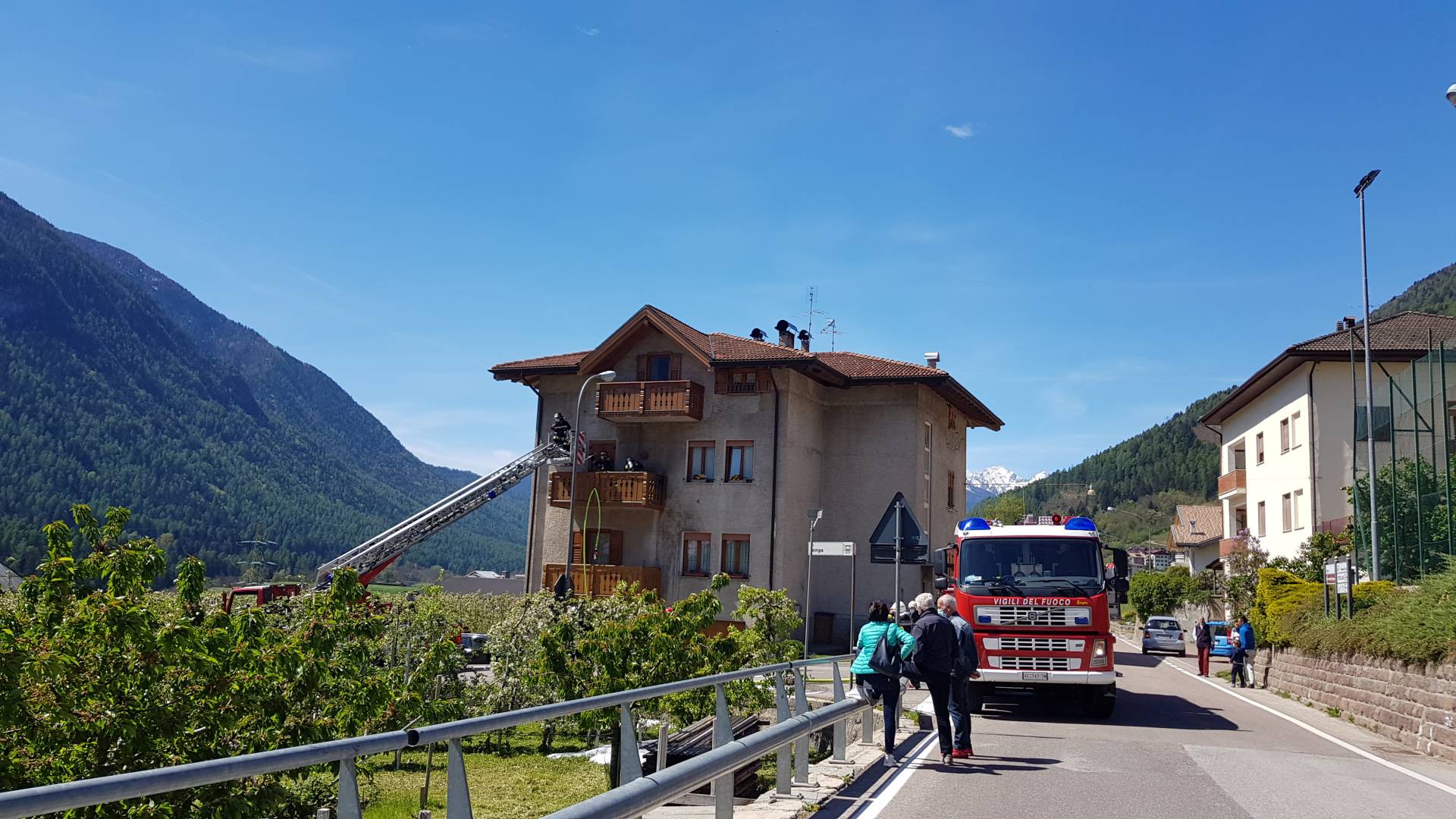 Intervento dei vigili del fuoco per un principio d'incendio