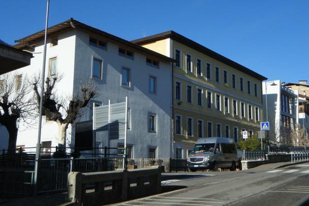Piazzale scolastico, arrivano i soldi