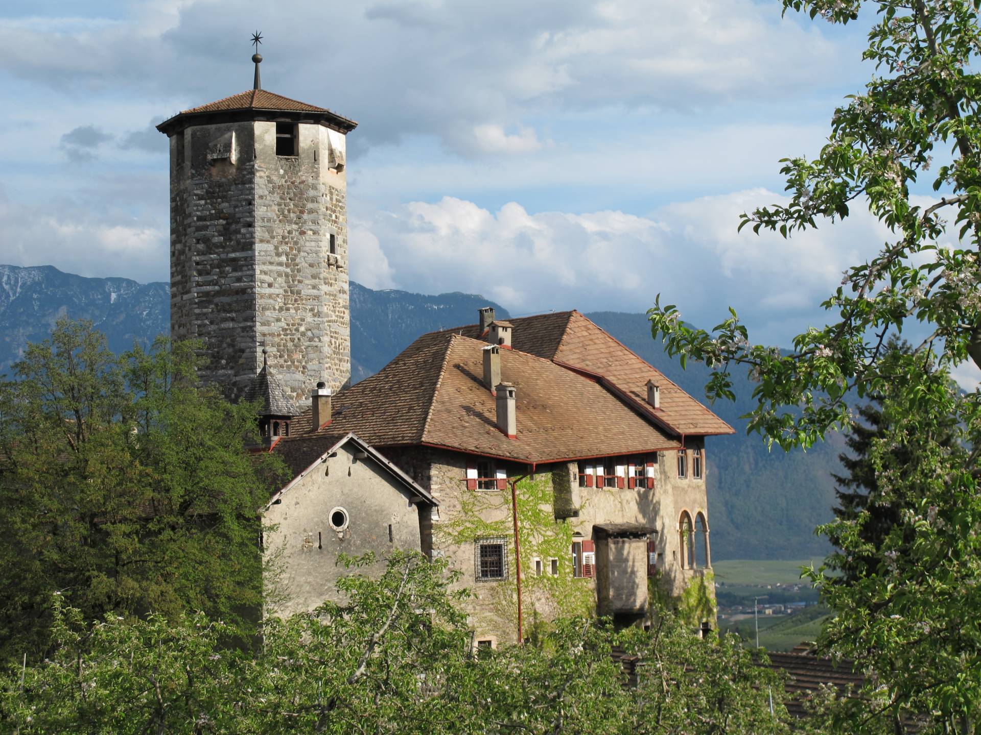 Castel Valer, ecco i termini dell'accordo