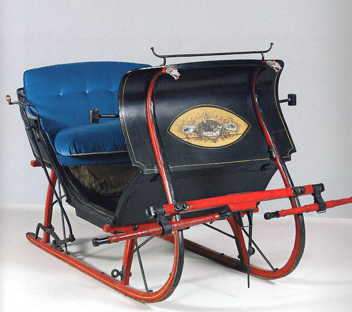 Carrozze, slitte e fotografie in mostra