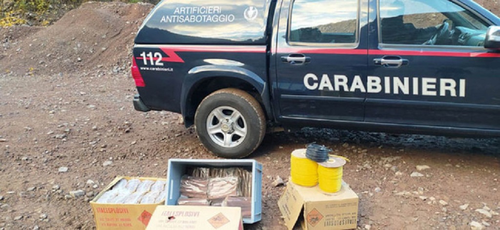 Svuota la soffitta, trova la dinamite