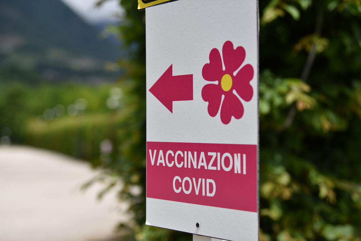 «Vaccinatevi! Non aspettate. Tra ottobre e novembre si rischia una nuova ondata»