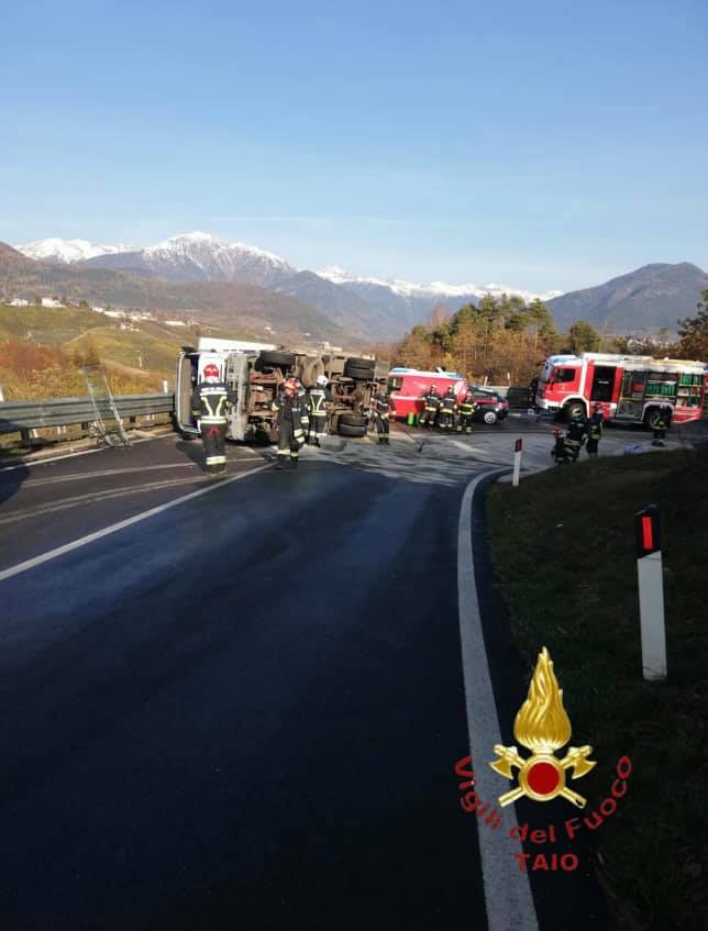 Grave incidente sul curvone della Cementi