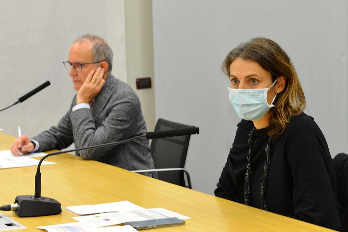 Vaccino anticovid: da domani prenotazione della terza dose per gli over 60