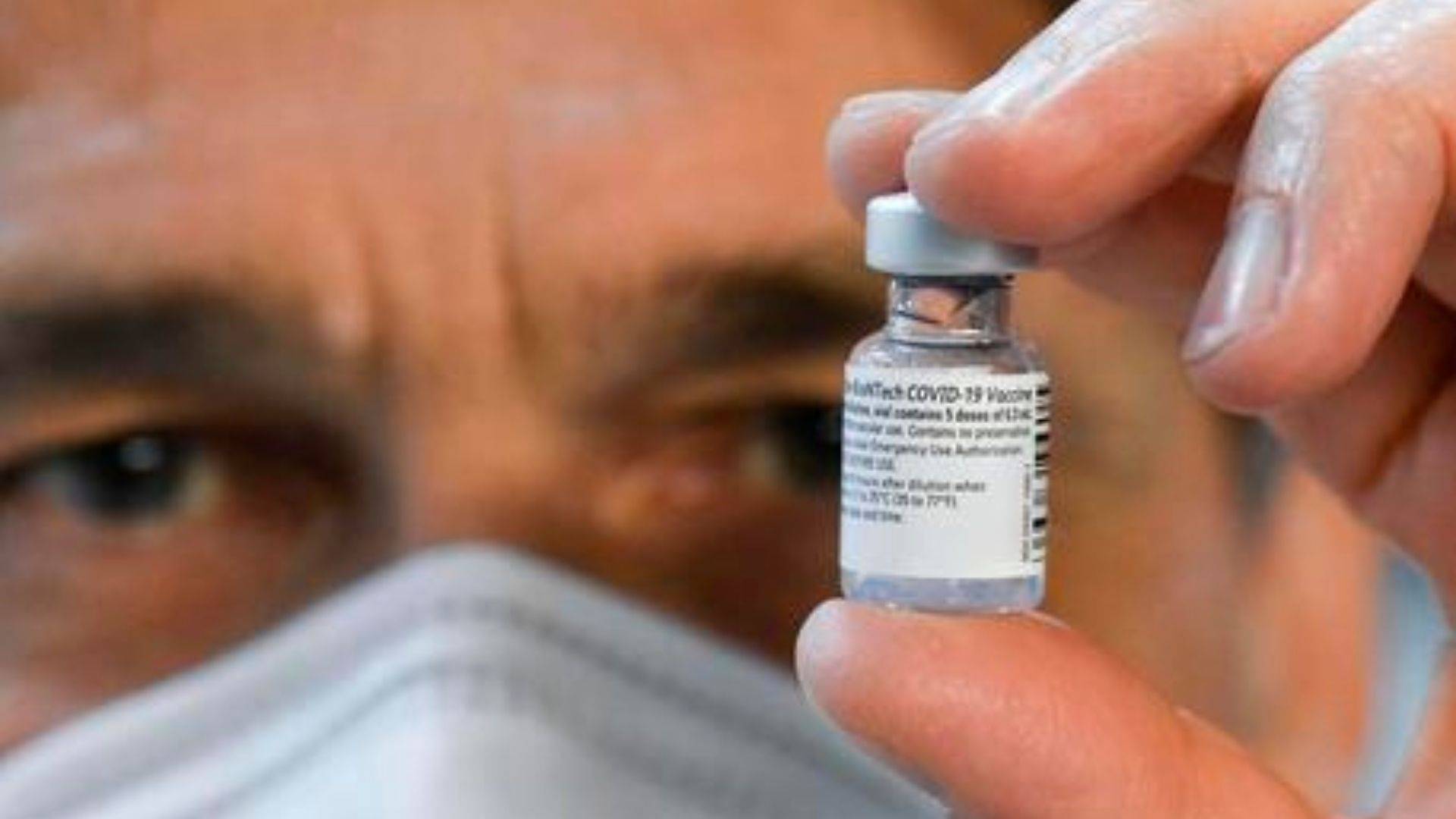 Covid-19, la vaccinazione sulla popolazione anziana continua con Pfizer