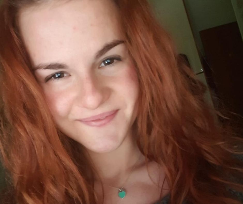 L"abbraccio a Sara Pedri