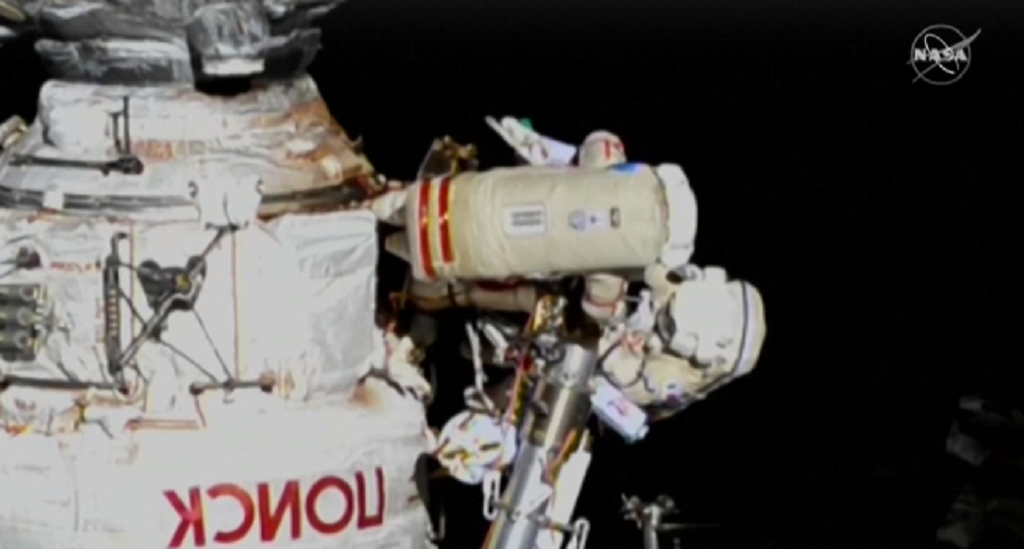 Samantha, the space walker