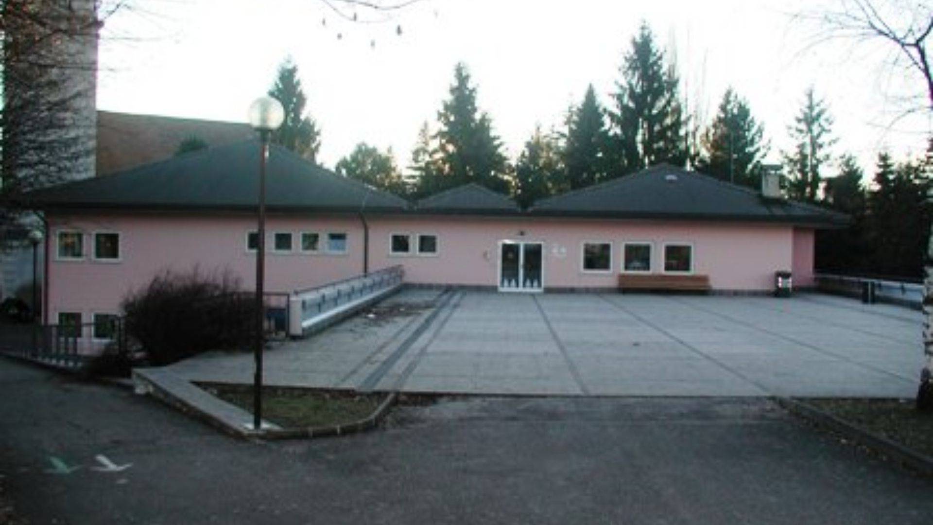 Asilo nido pi&ugrave; grande e nuovi spogliatoi a scuola