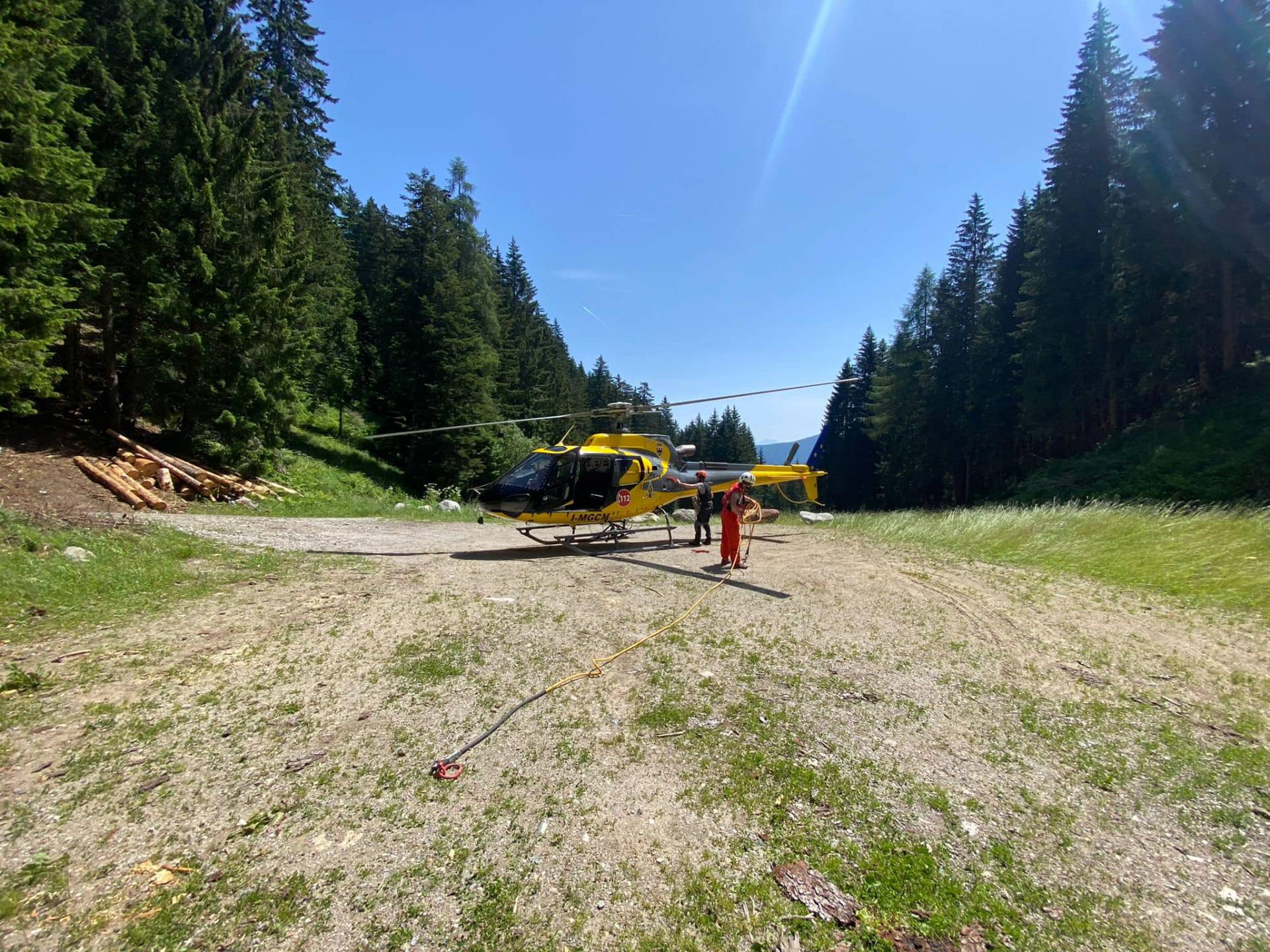 Prima la mucca salvata, poi le manovre di esercitazione