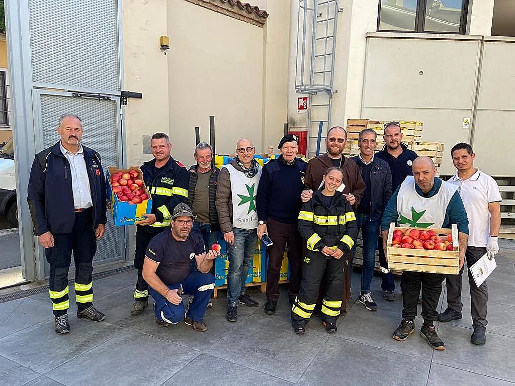 A Campodenno le mele della solidariet&agrave; 