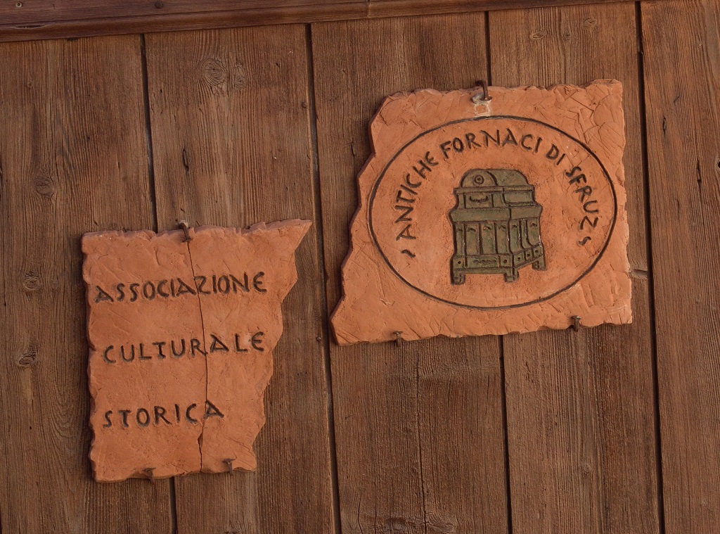 Pittura e ceramica a Sfruz