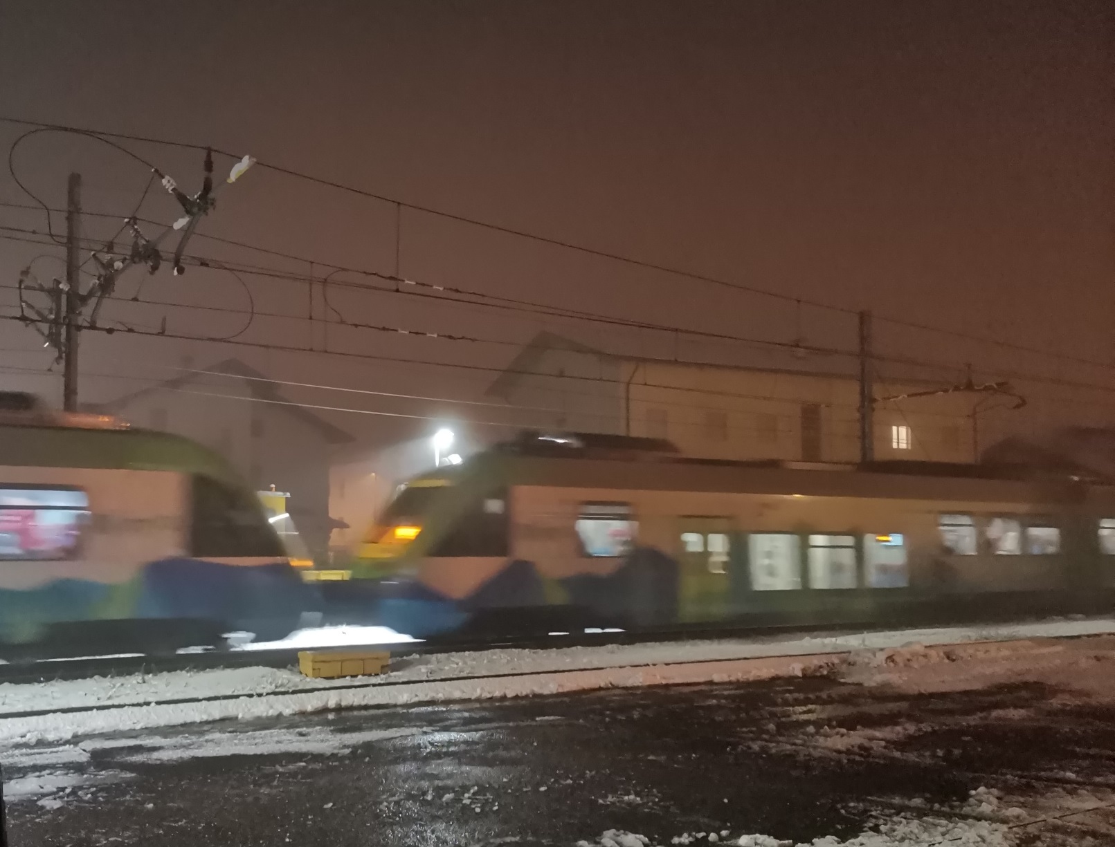 Si guasta la motrice, treno in ritardo
