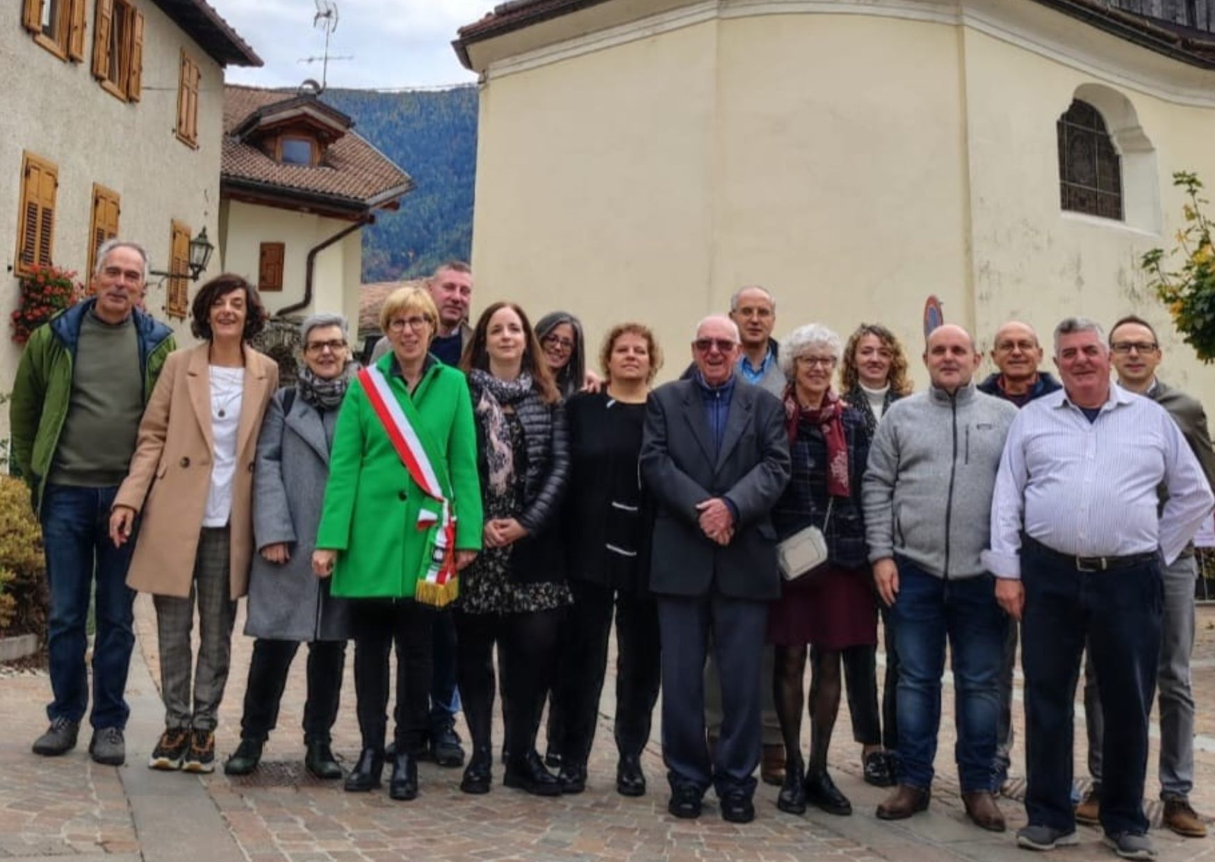 Terzolas festeggia don Adolfo