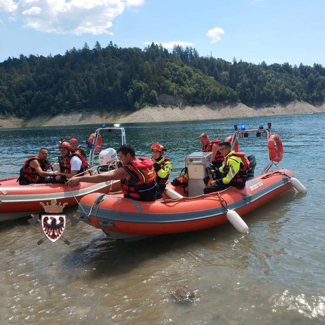 Imponente mobilitazione dei vigili del fuoco per la ricerca di una persona scomparsa 