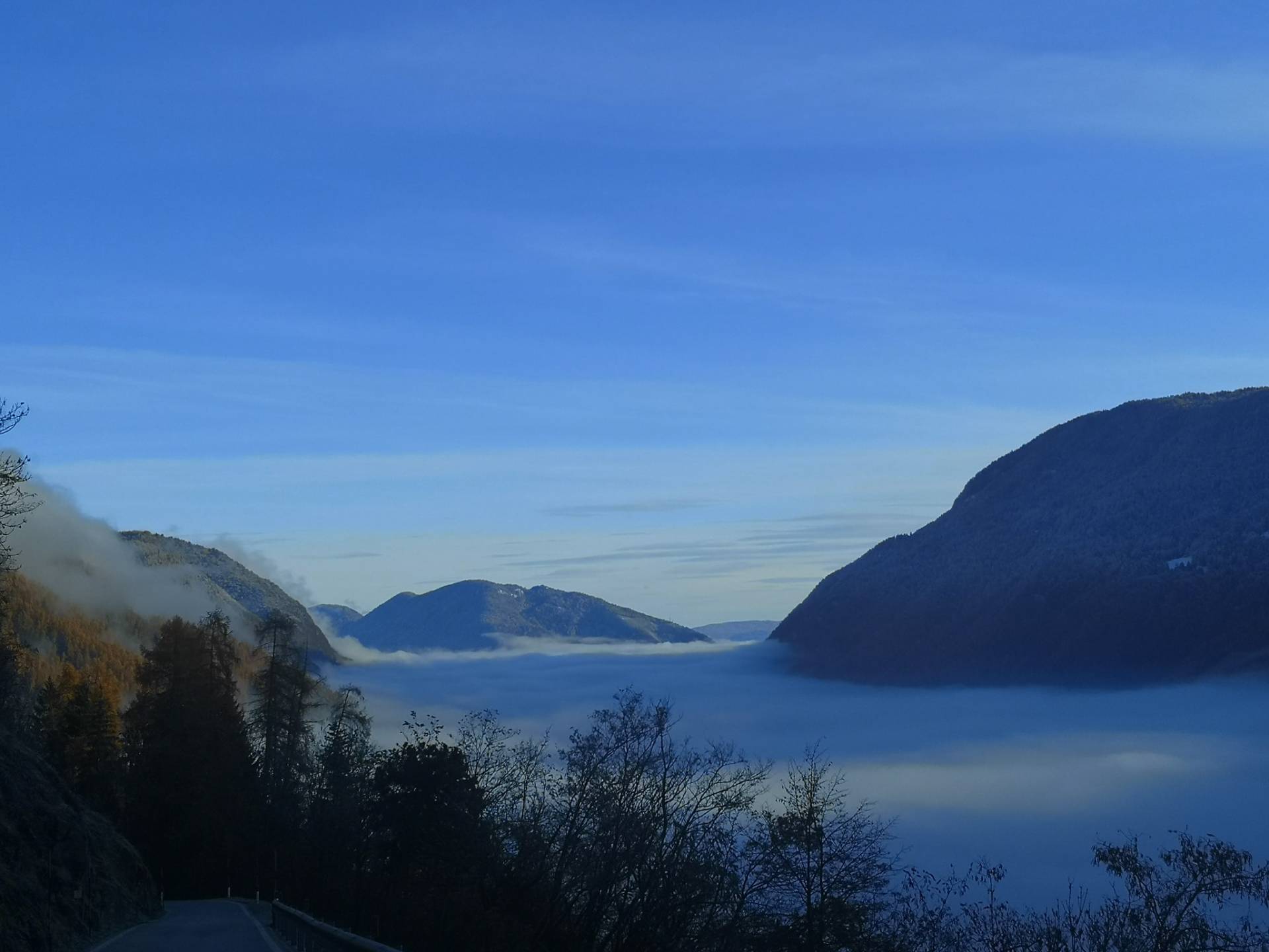 Cielo blu, ma non per tutti