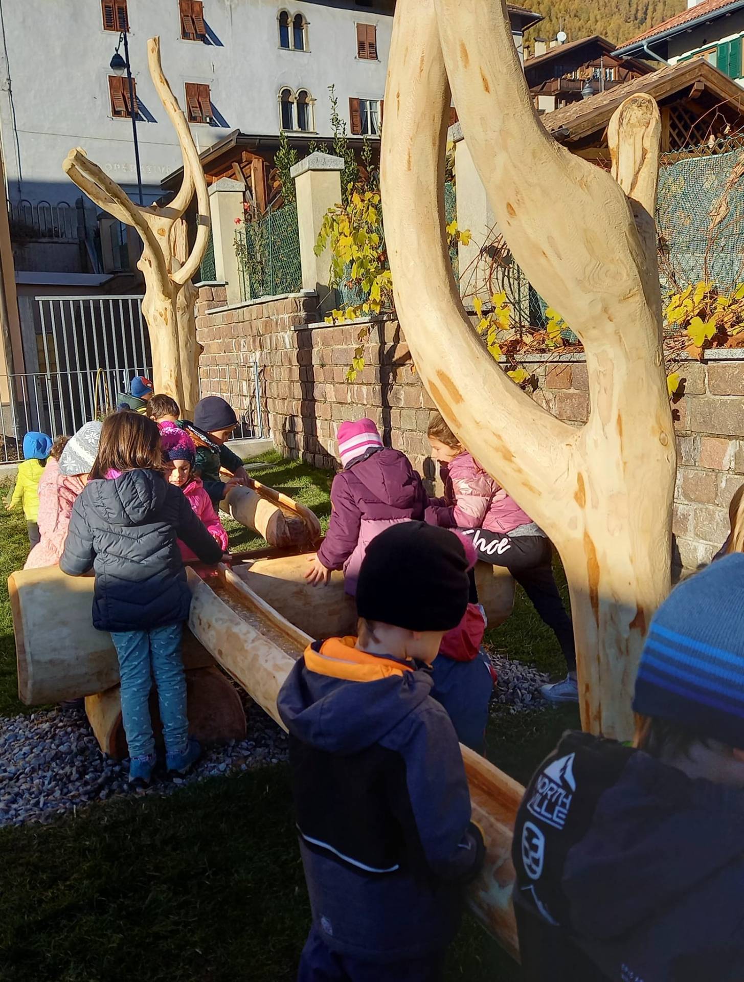 Una nuova fontana per i bambini della scuola dell'infanzia