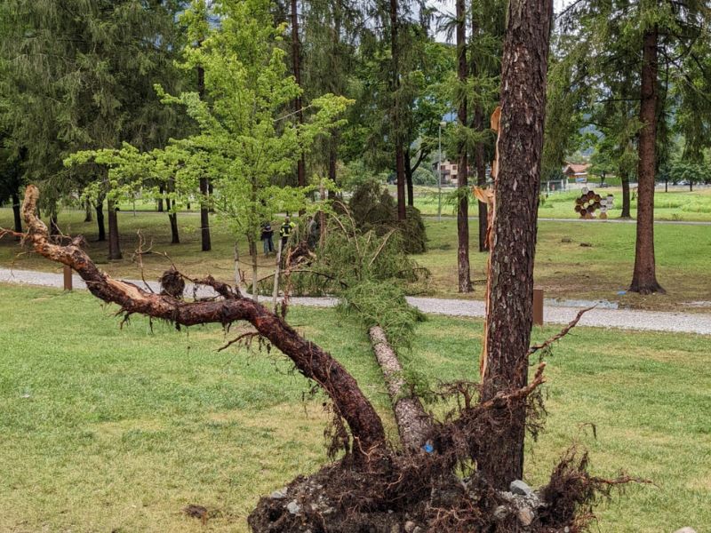 (VIDEO) Violento nubifragio a Pinzolo