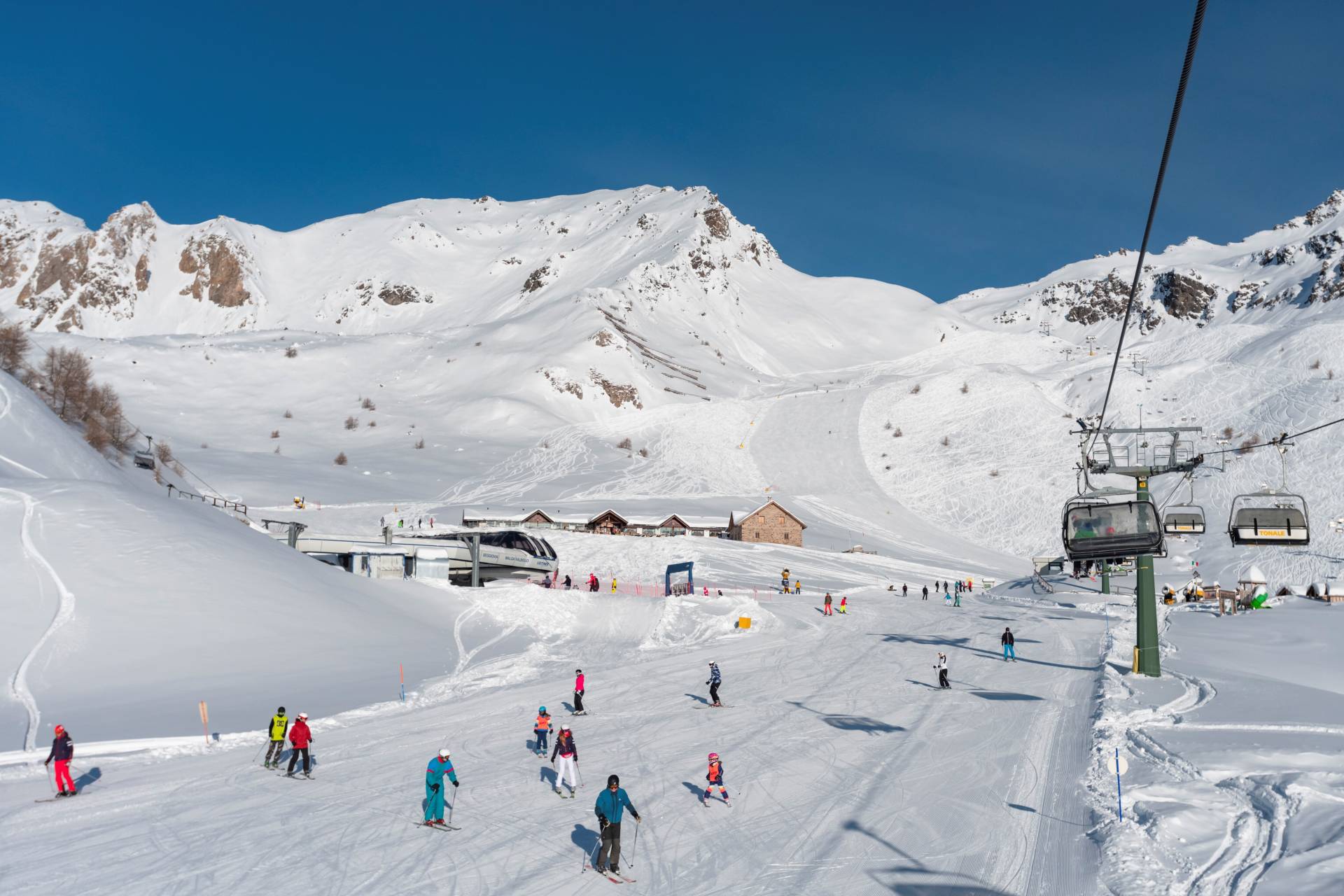 Al Tonale aprono gli impianti: lo skipass diventa smart