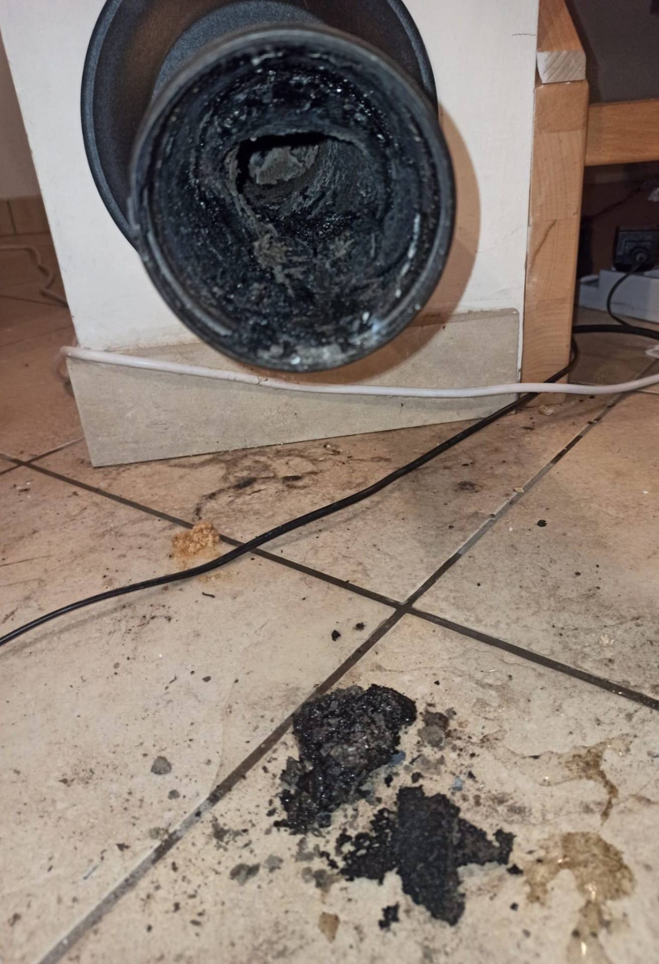 Brucia la stufa a Romeno