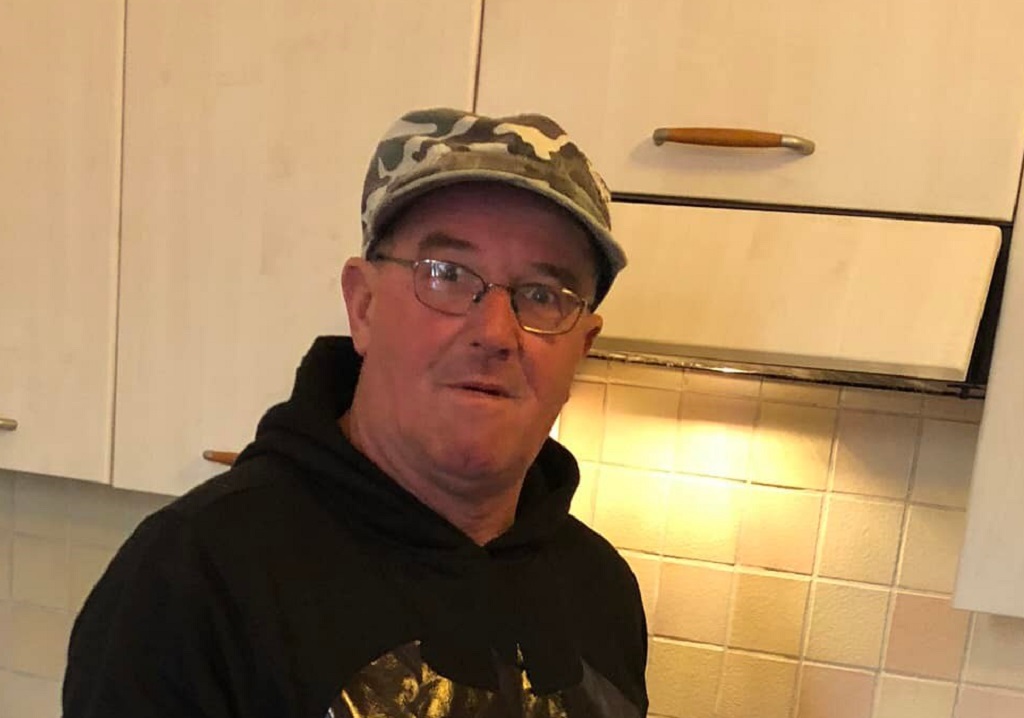 Salter e il coro Roen piangono Marco Widmann