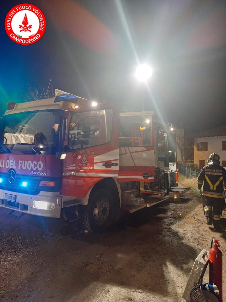 Domato un principio d"incendio a Dercolo