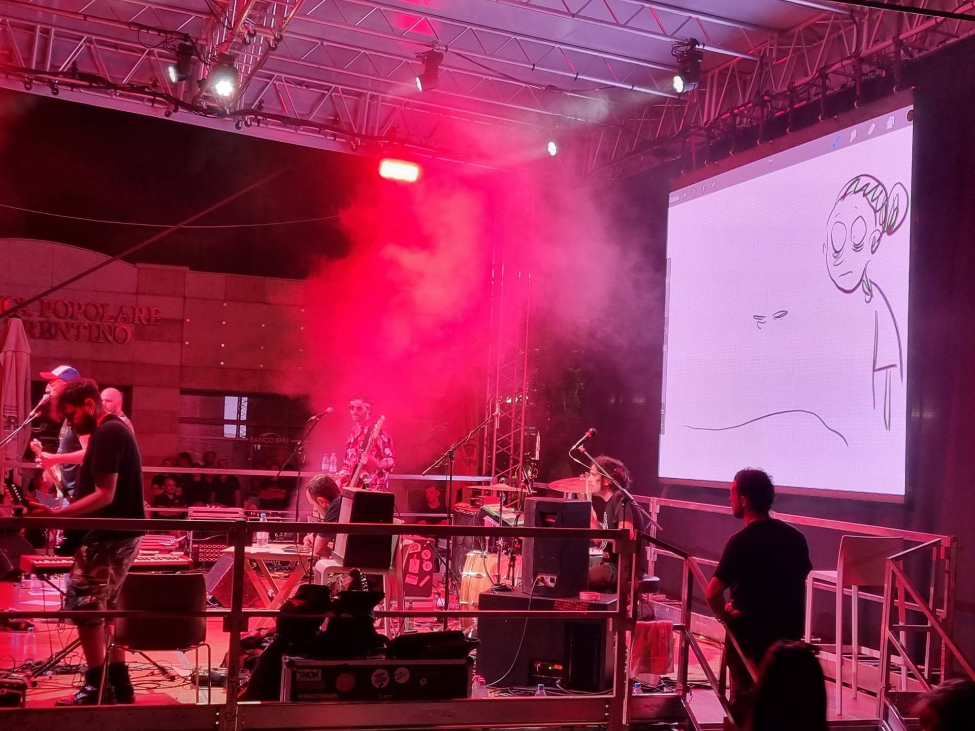 In tantissimi a Cles per Zerocalcare