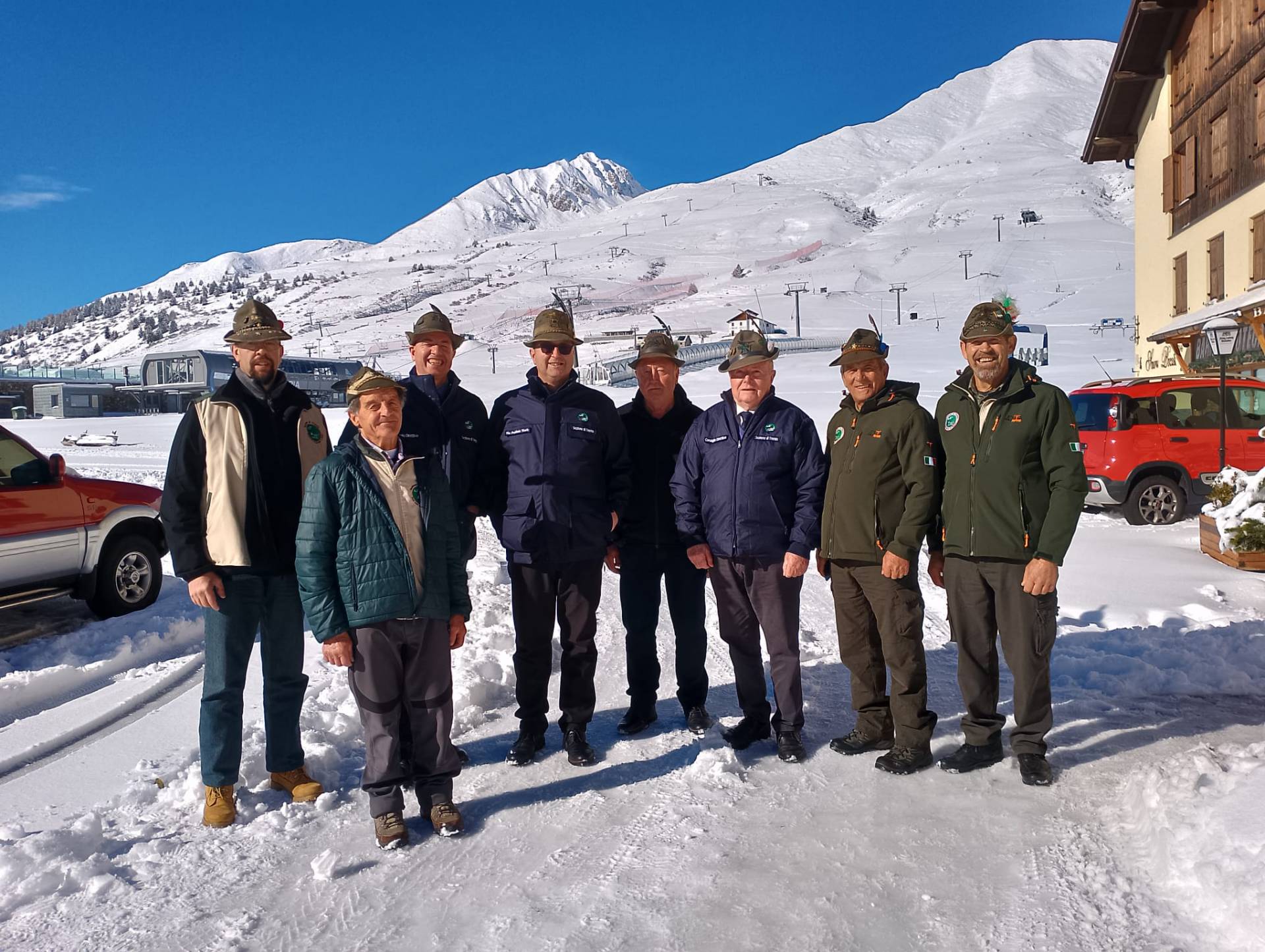 Al Tonale commemorazione con la neve