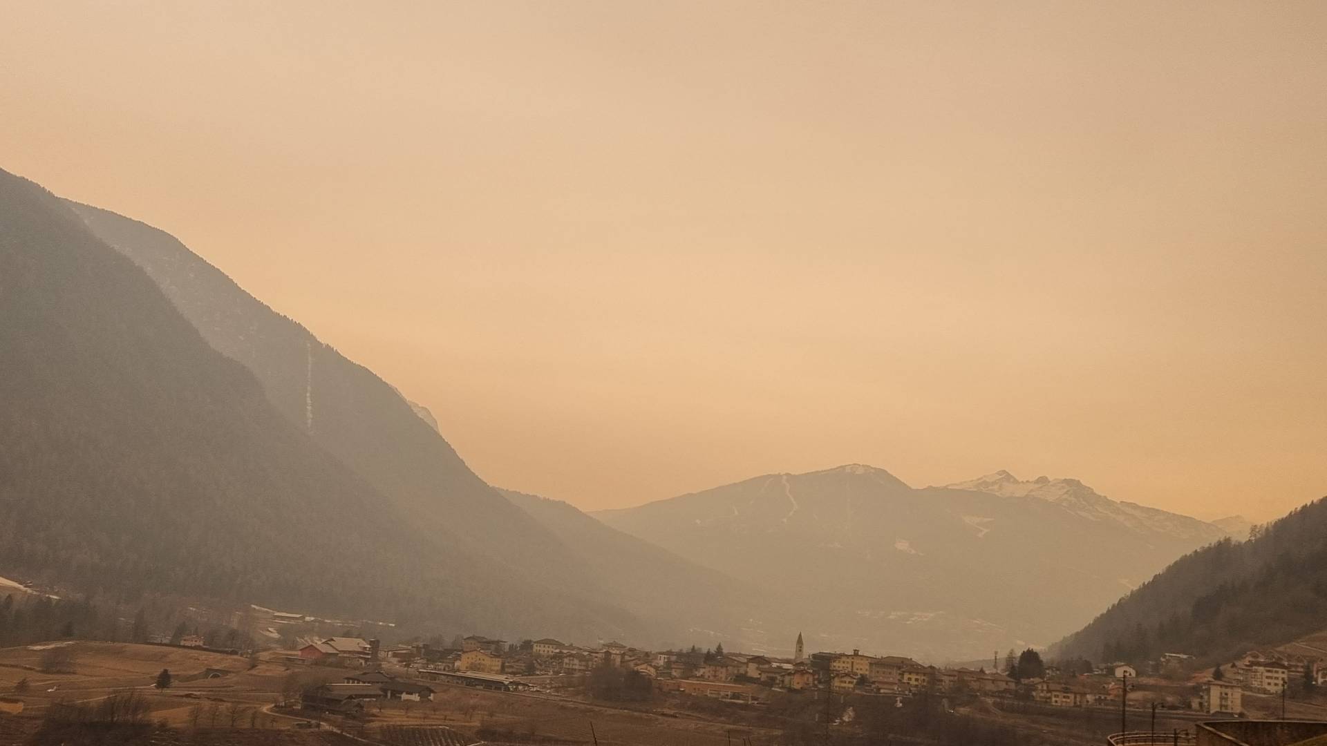 Meteo, sabbia in arrivo dal deserto del Sahara sulle Valli del Noce
