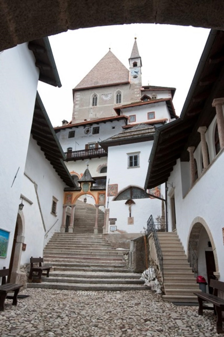 Salta la festa a San Romedio