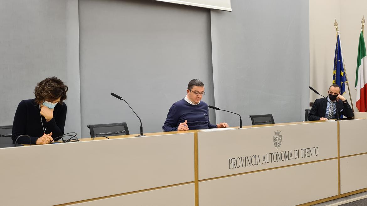 Fugatti: Per ora la scuola tiene. Ma siamo pronti a valutare nuovi provvedimenti