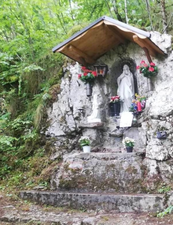 Messa a nuovo la Madonnina della Croza