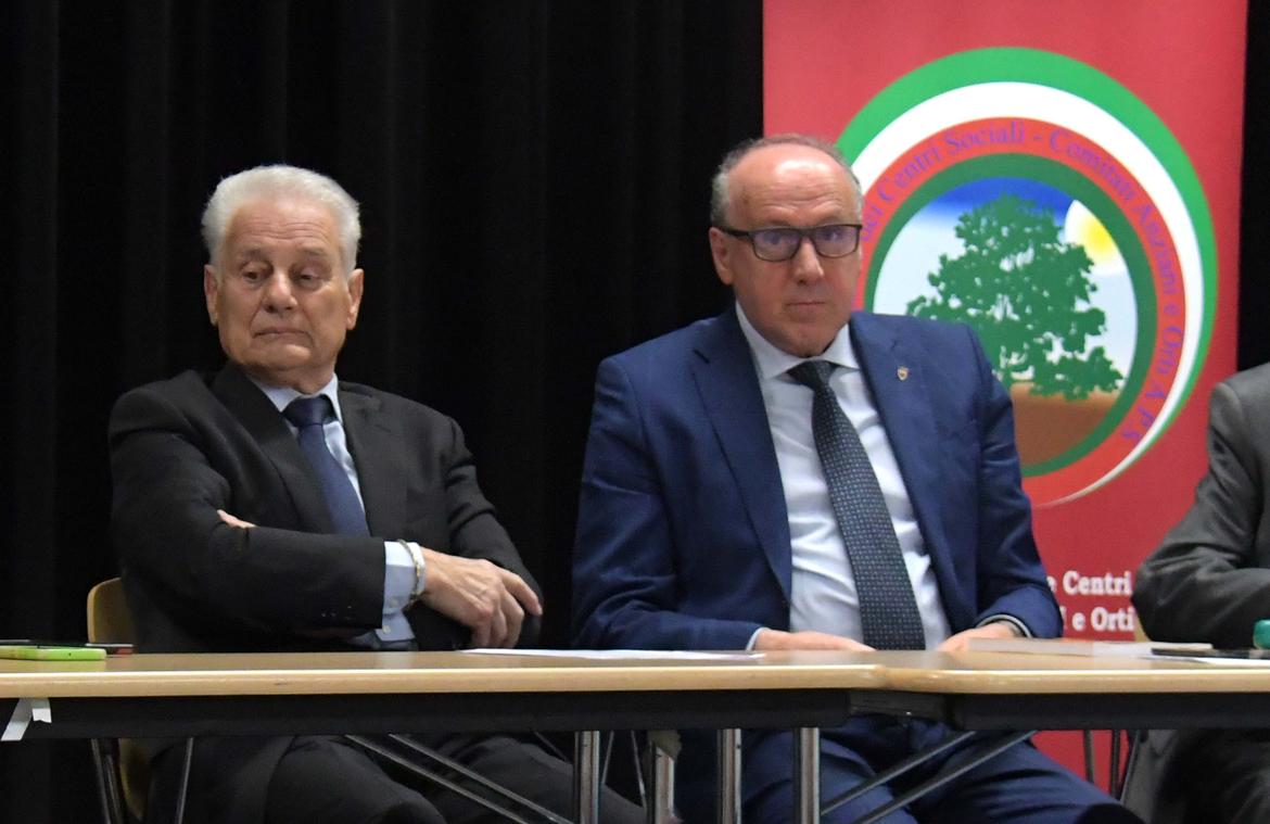 Circoli pensionati e anziani: "Troppa burocrazia"