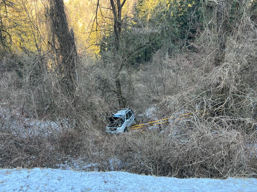 Chi contro il muro, chi nel dirupo: doppio incidente a Mostizzolo