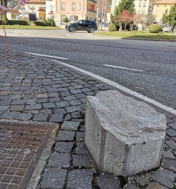 Autoscontro con i pilastrini