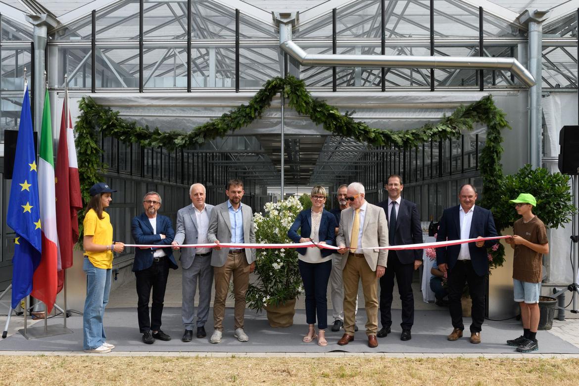 Taglio del nastro per la nuova serra hi-tech della FEM