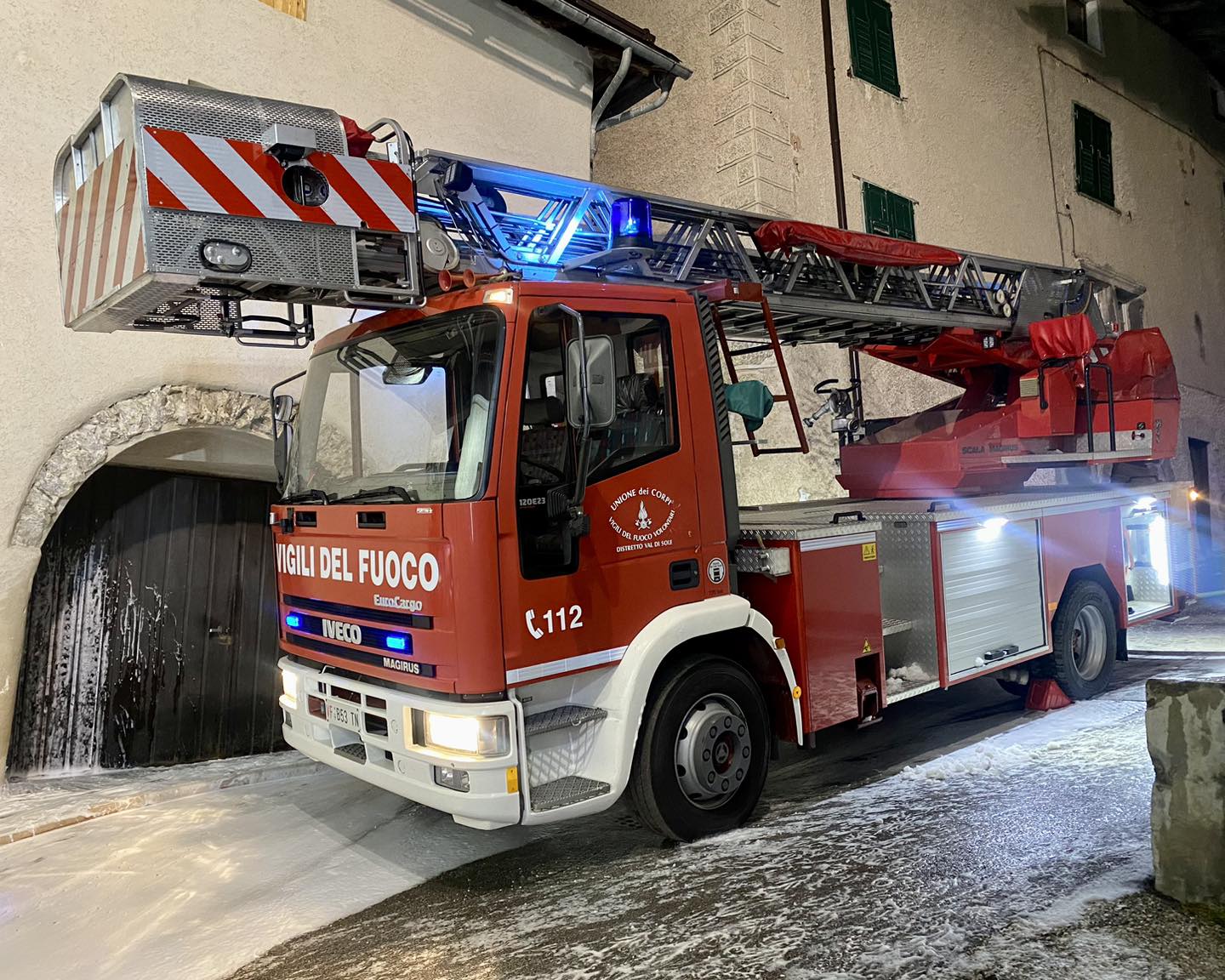 Incendio nella notte a Monclassico