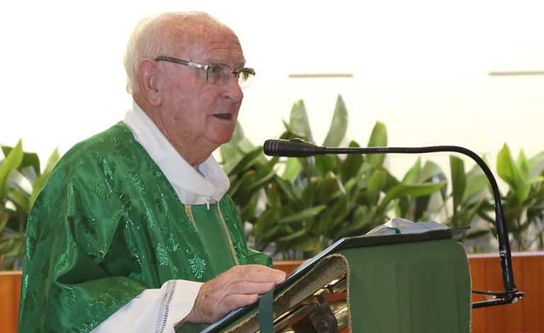 Domani l'ultimo saluto a don Beniamino Zanotelli