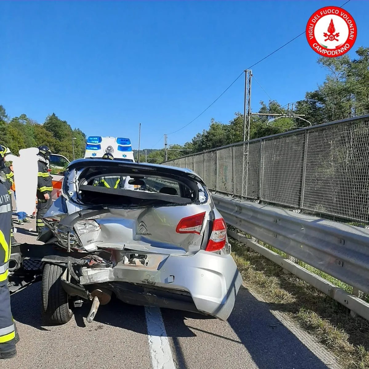 Crescino, scontro con tre persone coinvolte